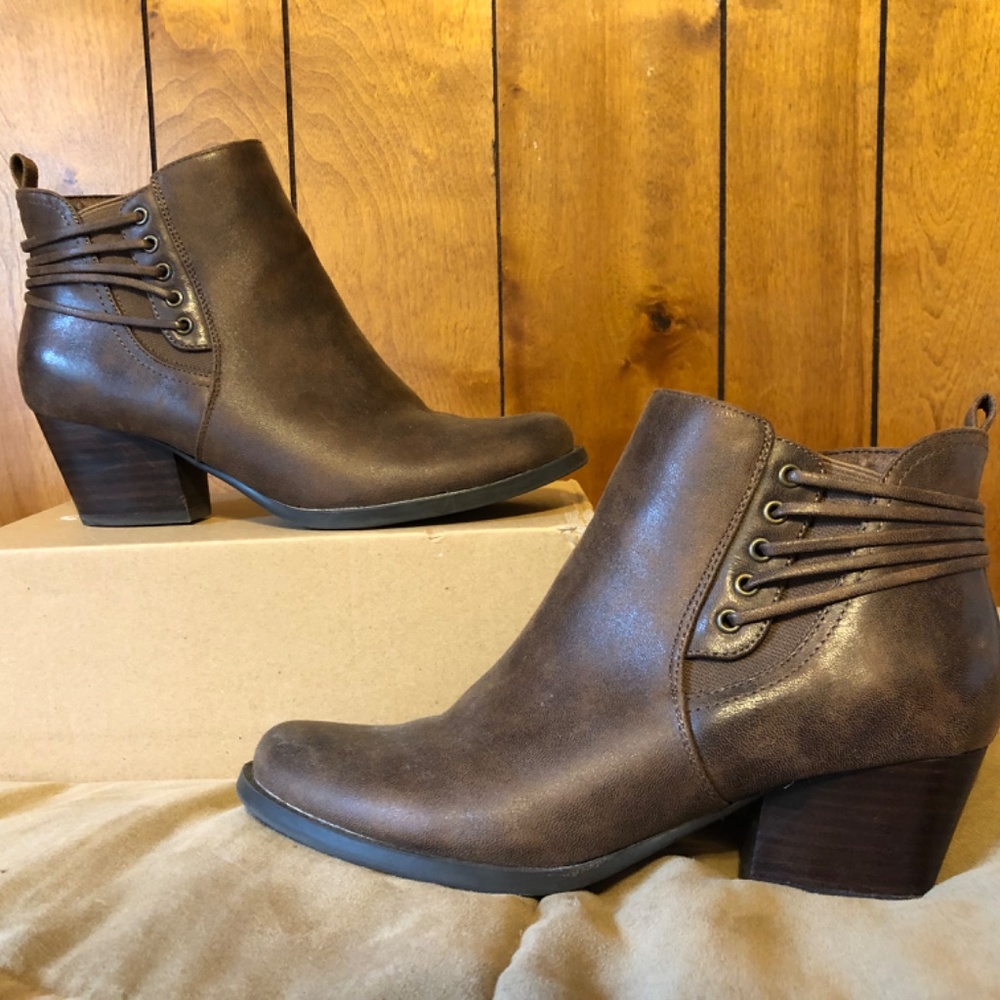 Baretraps ankle boots